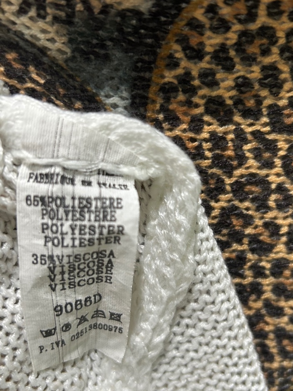 Yolly Italy Graphic Animal Print Heart Knit Top - Picture 4 of 5